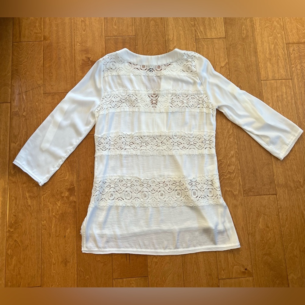 🧁 BCBGMAXAZRIA 🧁 White Lace 3/4 Sleeve Blouse - Picture 3 of 4